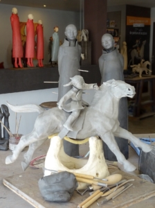 Sculpture en préparation à l'atelier de Sandra Courlivant