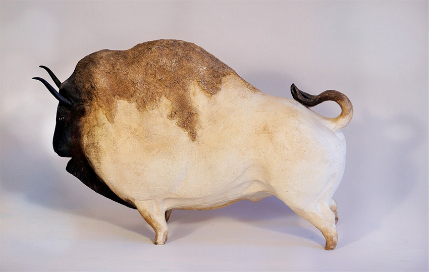 Bison altamira grotte, Sculpture de Sandra Courlivant